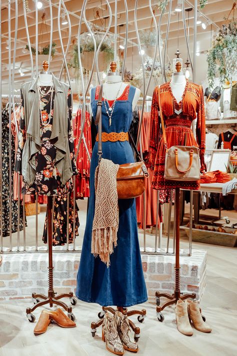 Shop for Good with Altar'd State | Walking in Memphis in High Heels Altar’d State Aesthetic, Altard State Aesthetic, Altard State Outfit, Mannequin Styling, Walking In Memphis, Boutique Inspiration, Store Design Boutique, Us Fashion, Boutique Ideas