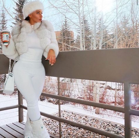 Brown Jordans, Snowy Outfits, Aspen Trip, Female Bodysuit, Snow Outfits For Women, Winter Inspo Outfits, Winter Vacation Outfits, Snow Outfits, Winter Travel Outfit