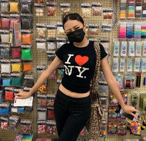 I Love Ny Shirt Outfit, Tourist Outfit, Outfits Nyc, 50s Retro, Bunny Outfit, I Love Ny, Y2k Clothing, Y2k Outfits, Craft Store