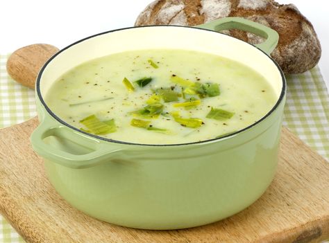 This delicious slow cooker potato and leek soup includes bacon and, optionally, shredded cheese. Make a simple meal with the addition of bread. Leeks Soup Recipes, Leek And Potato Soup, Cold Soups, Leek And Potato, Comfort Meals, French Potatoes, Slow Cooker Potatoes, Leek Recipes, Creamed Leeks