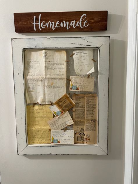 These are handwritten recipes that I found in my moms handwriting. A cool display idea. Old Recipe Display Ideas, Recipe Display Ideas, Sentimental Crafts, Rolling Pin Display, Cookbook Display, Family Recipe Cards, Framed Recipes, Recipe Wall, Pantry Space