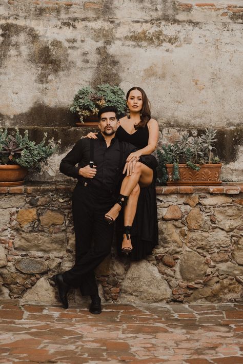 Formal Engagement Photos, Vintage Engagement Photos, Dark Wedding Theme, Mission San Juan Capistrano, Engagement Picture Outfits, Shoot Poses, Engagement Photography Poses, Cute Engagement Photos, Couple Engagement Pictures