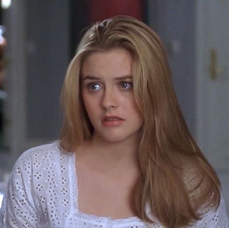 Clueless Movie Aesthetic, Cher From Clueless Haircut, Alicia Silverstone Aesthetic, Alicia Silverstone Haircut, Cher Horowitz Haircut, Cher Hairstyles Clueless, Cher From Clueless Hair, Cher Hair Clueless, Cher Clueless Haircut