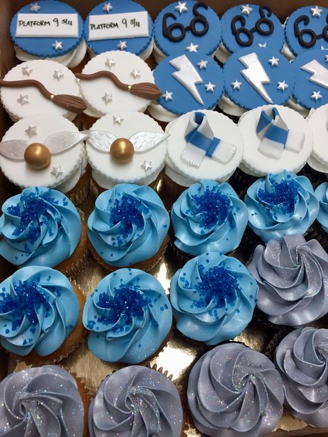 Ravenclaw Cupcakes Ravenclaw Party Decorations, Harry Potter Ravenclaw Cake, Ravenclaw Cupcakes, Ravenclaw Cookies, Ravenclaw Birthday Party Ideas, Ravenclaw Birthday Cake, Ravenclaw Party, 17. Geburtstag, Cumpleaños Harry Potter