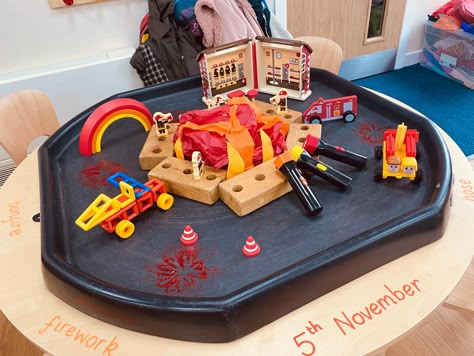 Fire Tuff Tray Ideas, Fire Tuff Tray, Bonfire Night Tuff Tray, Bonfire Night Small World Eyfs, Bonfire Night Eyfs, Bonfire Night Activities, Bonfire Night Crafts, Tuff Tray Ideas Toddlers, Fire Crafts