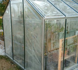 Greenhouse Insulation Ideas, Winterize Greenhouse, How To Winterize A Greenhouse, Hobby Greenhouse Ideas, Greenhouse Heating Ideas, Heating A Greenhouse Without Electricity, Insulated Greenhouse, Greenhouse Insulation, Metal Greenhouse