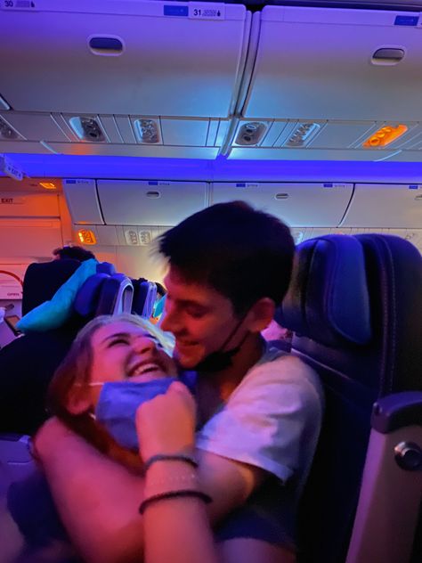 Cute Couple Pics Airplane, Travel Date, Couple In Airplane, Europe Couple, Date Night Pics, Couples Vibe, The Love Club, Boyfriend Goals, Cute Couples Photos