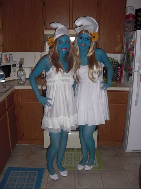 Smurfette Halloween costume Smurf Group Costume, Smurf Costume Women, Smurf Halloween Costume, Smurfs Halloween Costume, Smurfette Halloween Costume, Smurfette Costume, Smurf Halloween, Smurfette Costumes, Iconic Duos Costume