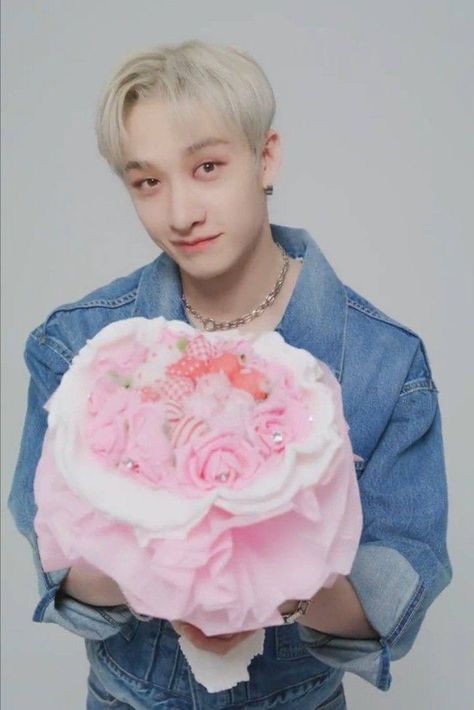 Chan Bangchan, Giving Flowers, Handmade Photo Frames, Bang Chan Stray Kids, Chan Stray Kids, Jeongin Stray Kids, Happy Valentines Day Card, Straykids Bangchan, Christopher Chan