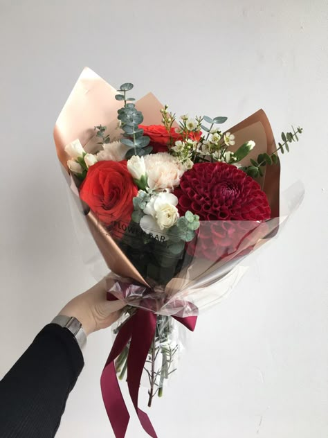 Christmas Flower Bouquet Gift, Small Christmas Bouquet, Flower Bouquet Christmas, Small Red Bouquet, January Bouquet, Valentine’s Day Bouquet, Valentines Day Bouquet, Christmas Bouquets, Valentines Bouquet