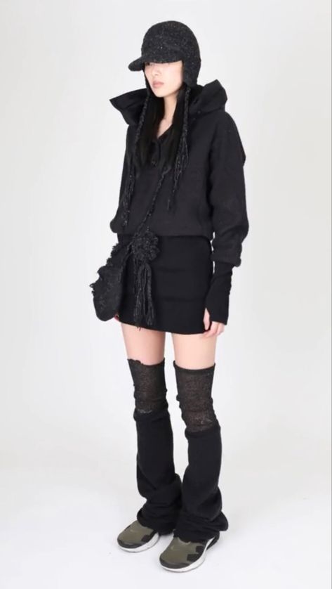 Japan Outfits, Hyein Seo, Burning Man Costume, Hooded Dress, Japanese Streetwear, Detachable Hood, Aesthetic Fashion, Raglan Sleeve, Black Fashion