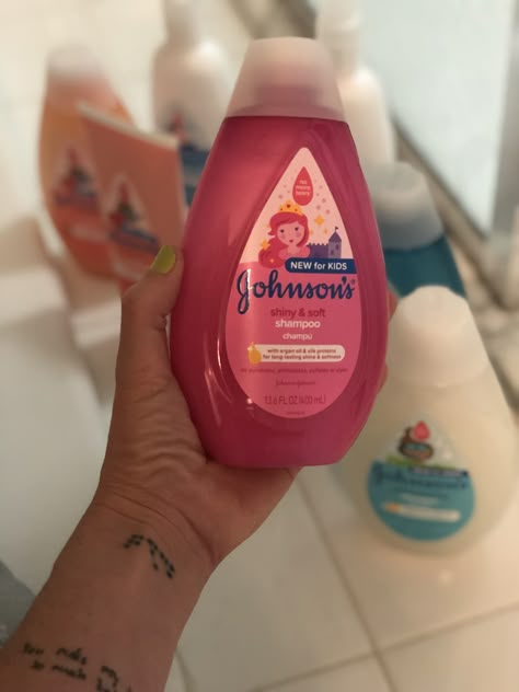 Johnson Baby Shampoo For Hair Growth, Johnsons Baby Shampoo, Johnsons Baby Products, Baby Hair Products, Johnson Baby Shampoo, Johnson Shampoo, Baby Skin Care Products, Pink Shampoo, Growth And Evolution