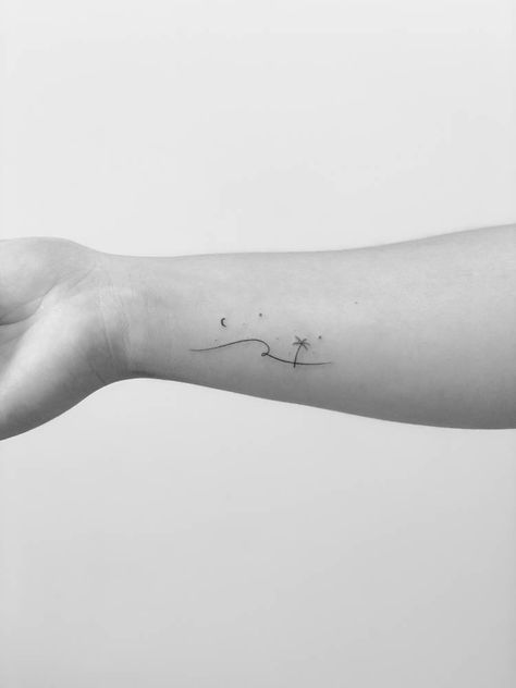 Tattoo Fine Line, Beach Tattoo, Minimalist Line Art, Summer Body, Fine Line, Unique Tattoos, Beach Summer, Tattoo Artist, Tattoo Studio