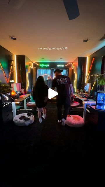 Couples Gaming Together Aesthetic, Couples Gaming Set Up, His And Her Game Room, Gaming Room Couple, Couple Pc Gaming Setup, Gaming Couple Aesthetic, Couple Gaming Together, Couples Game Room, His And Hers Gaming Setup