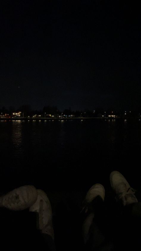 Late Night Love Aesthetic, Sitting On The Roof At Night Aesthetic, Dark Friendship Aesthetic, Late Night Couple Aesthetic, Night Aesthetic With Friends, Sitting Outside At Night, Friends Dark Aesthetic, Late Nights Aesthetic, Bench At Night