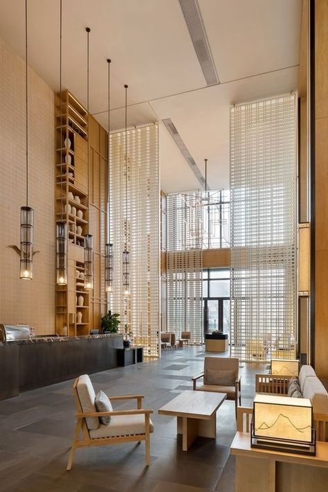 Minimalist decor is always a good idea if you wish to create an inspiring interior design for your modern hotel! Hotel Lobby Design, Hotel Room Design, Hotel Reception, Lobby Interior, Hotel Interior Design, Lobby Design, Home Luxury, W Hotel, Hotel Interiors