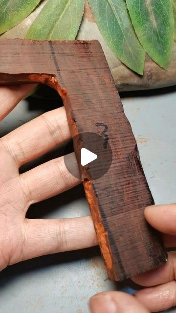 Staff Carving, Wood Carving Projects, Abstract Wood Carving, Unique Wood Carving, Hand Carved Wooden Bowls, Art Hacks, Wood Carver, Carved Designs, Wood Carving Art