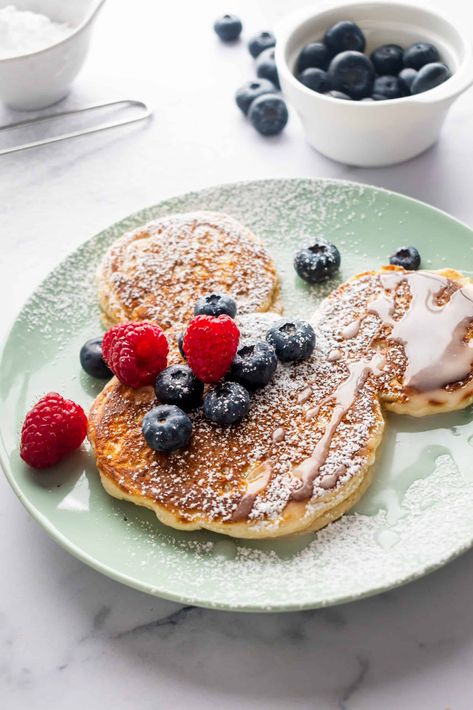 The Best Buttermilk Mickey-shaped Pancakes Mickey Pancakes, Mickey Mouse Pancakes, Pretty Pancakes, Shaped Pancakes, Kids Pancakes, Buttermilk Pancake, Buttermilk Pancakes Fluffy, Pancake Recipe Buttermilk, Mini Pancakes