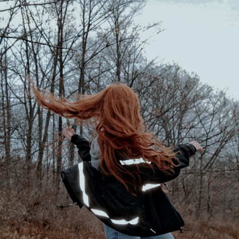 Red Hair Autumn Aesthetic, Faceless Ginger Aesthetic, Ginger Aesthetic Faceless, Redhead Aesthetic Faceless, Red Hair Woman Aesthetic, Elmax Aesthetic, Lumax Aesthetic, Doomed Siblings, Max Mayfield Aesthetic