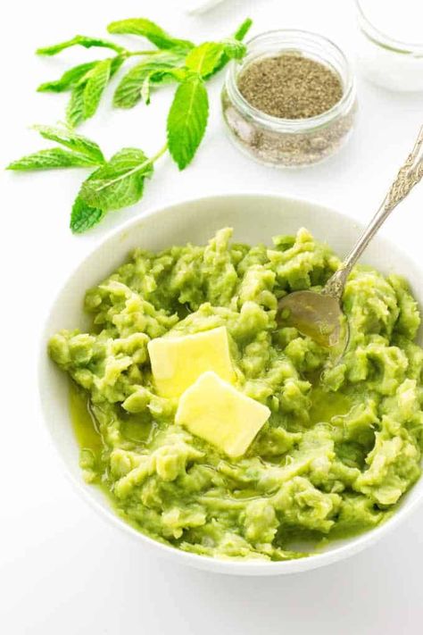 This authentic British mushy peas recipe with fresh mint is healthy and easy to make. It has fresh mint for a refreshing flavor and makes a great side dish for fish and chips.#britishfood #mushypeas #sidedish #glutenfreerecipes #slimmingworldrecipes #healthyrecipes Side Dish For Fish, Mushy Peas Recipe, Mint Recipes Fresh, Side Dishes For Fish, Mushy Peas, Peas Recipe, British Dishes, Pea Recipes, Veggie Side Dishes