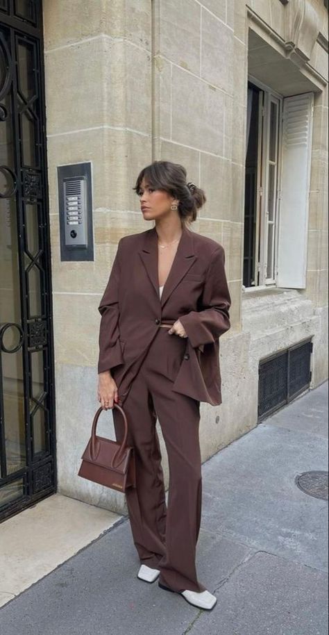 How To Style Brown Pants, Brown Pants Outfit, Monochrome Outfit, Autumn Fits, Brown Suits, Grown Women, Business Casual Outfits, Looks Style, Autumn Fashion Women