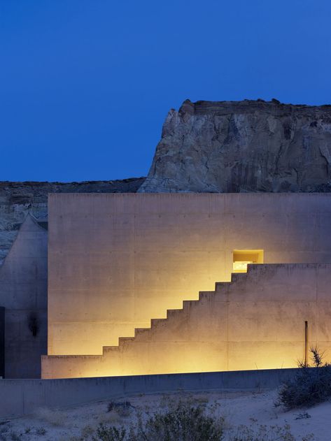 joe fletcher Desert Lighting, Amangiri Hotel, Amangiri Resort, Stairs Lighting, Architectural Design Studio, Exterior Stairs, Concrete Stairs, Facade Lighting, Interior Design Work