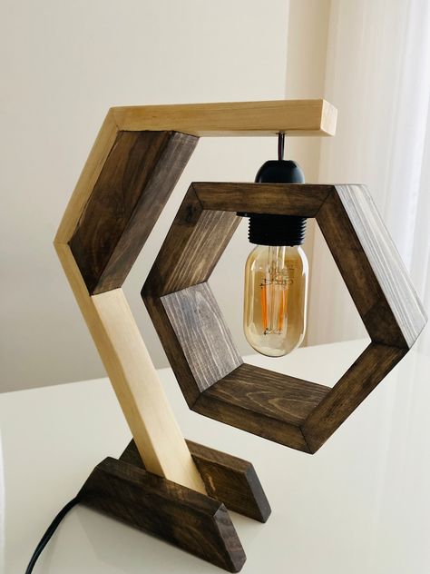 Wooden Hexagon Table, Wooden Lamp Shades Ideas, School Wood Projects, Wood Lamps Rustic, Wooden Art Handmade, Easy Wood Projects For Kids, Creative Wood Projects, Table Lamp Ideas, Lamp Design Ideas