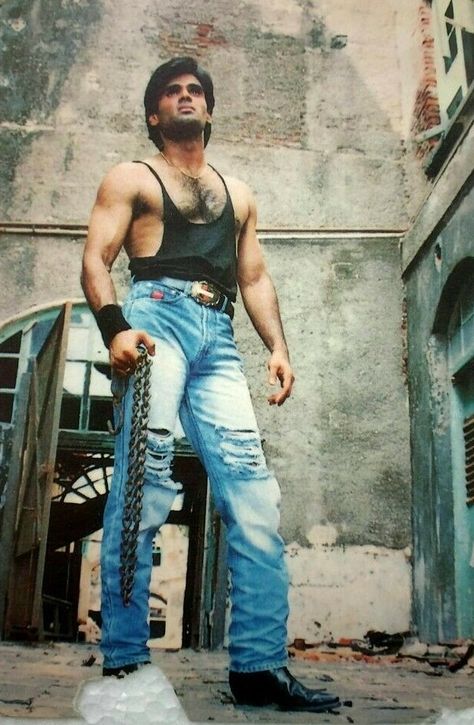 Bollywood Fashion Men, Akshay Kumar Photoshoot, Sunil Shetty, Suniel Shetty, 90s Bollywood Fashion, Salman Khan Photo, Old Film Stars, Perfect Physique, Hulk Comic