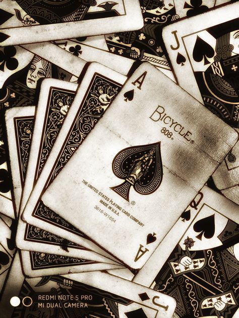 Playing Cards Astethic, Poker Card Wallpaper, Poker Cards Aesthetic, Deck Of Cards Aesthetic, Poker Aesthetic, Cards Aesthetic, Card Wallpaper, Twisted Fate, Ace Card