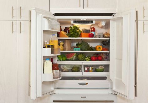 If you have ADHD, staying organized can be a challenge. These ADHD fridge organization ideas can help you prevent food waste and stay on top of your groceries. Prevent Food Waste, Fridge Organization, Hygienic Food, Low Fat Diets, Pantry Items, Food Out, Pantry Organization, Food Safety, Southern Recipes