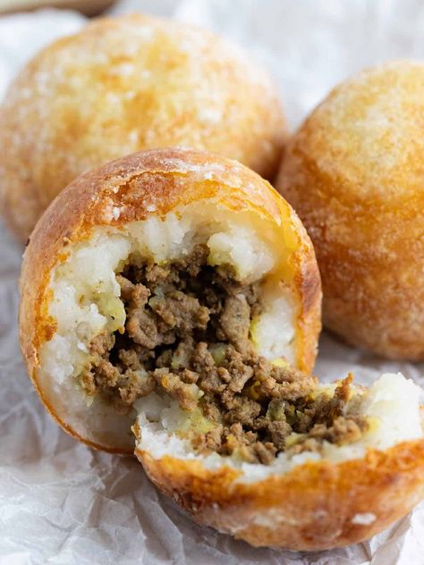 Potatoes Stuffed With Ground Beef, Potato Balls With Ground Beef, Potato Balls Puerto Rican, Mexican Ground Beef And Potatoes, Papa Rellena Recipe Puerto Rican, Puerto Rican Party Food, Recipes With Ground Beef And Potatoes, Latin American Food Recipes, Papas Rellenas Recipe