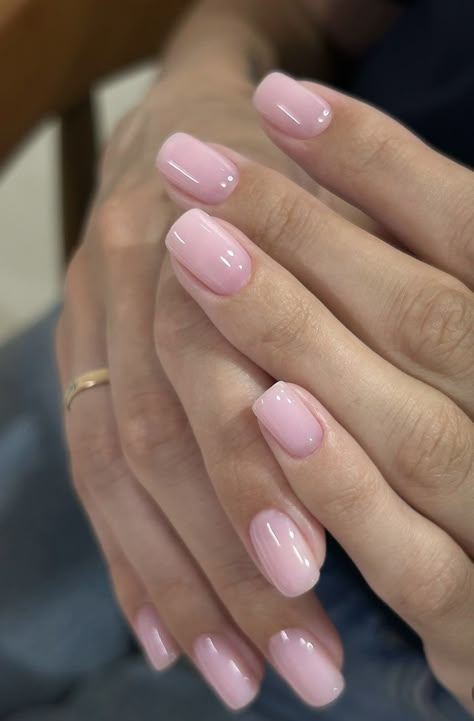 Pink Shiny Nails, Nude Nails Ideas, Trendy Nude Nails, Unghie Sfumate, Chic Manicure, Cute Pink Nails, Milky Nails, Graduation Nails, Basic Nails