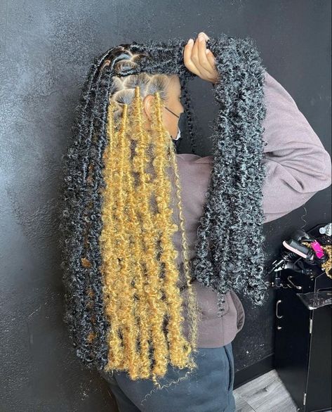 𝙋𝙞𝙣𝙩𝙚𝙧𝙚𝙨𝙩@𝙪𝙙𝙭𝙣𝙩𝙢𝙖𝙩𝙩𝙚𝙧 Twisted Hair, Butterfly Locs, Cute Braided Hairstyles, Box Braids Hairstyles For Black Women, Braided Cornrow Hairstyles, Cute Box Braids Hairstyles, Quick Braided Hairstyles, Protective Hairstyles Braids, Hair Twist Styles