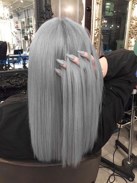 Womp Womp, Silver Blonde Hair, Hair Color Underneath, Silver Hair Color, Silver Blonde, Pretty Hair Color, Dye My Hair, Hair Dye Colors, Hair Inspiration Color