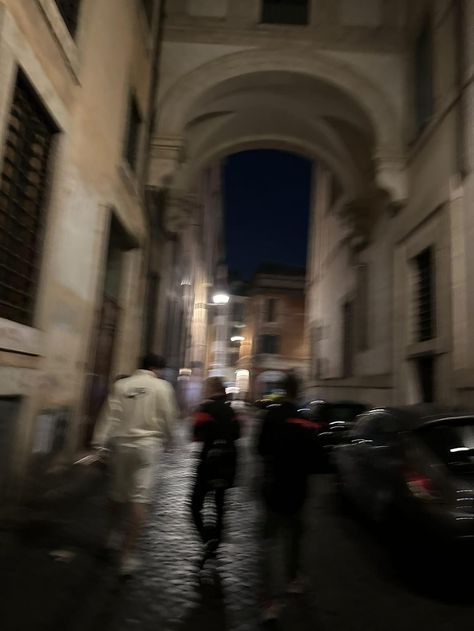 Dark Rome Aesthetic, Italy Nightlife, Rome Vibes, Rome Nightlife, Roma Aesthetic, Rome Party, Europe Night, Italy Night, Rome At Night