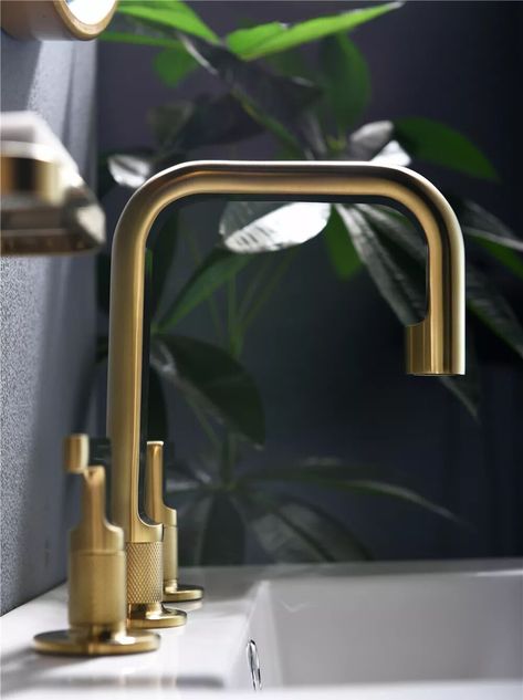 negotiated Customization: Customized logo(Min. Order: 300 pieces) Customized packaging(Min. Order: 300 pieces) Black Bathroom Faucets, Brushed Gold Bathroom, Black Faucet Bathroom, Customized Packaging, Gold Bathroom, Tub Filler, Congo Kinshasa, Pitcairn Islands, Bathroom Faucets