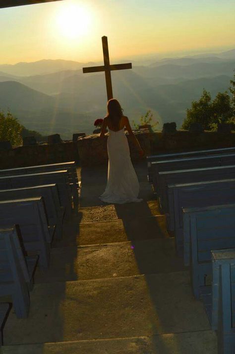 Chapel South Carolina, Worship Wedding, Open Chapel, Godly Wedding, The Smokey Mountains, Sunrise Wedding, Smokey Mountain, Beautiful View, Mountain Wedding