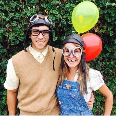 Anime Festival, Meme Costume, Cute Couples Costumes, Funny Couple Costumes, Popular Halloween Costumes, Funny Couple Halloween Costumes, Costume Carnaval, Best Friend Halloween Costumes, Halloween Coustumes