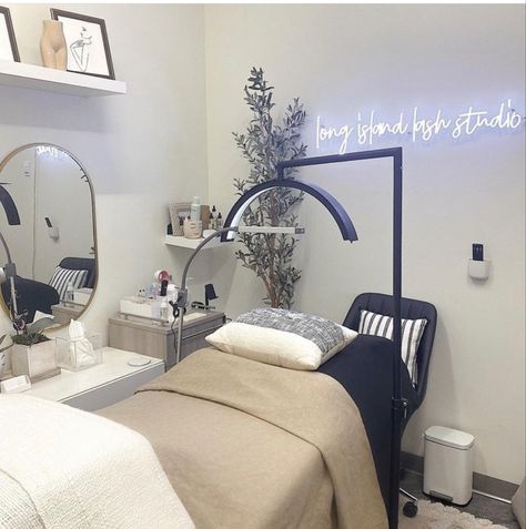 White Lash Room, Black And White Lash Room, Lash Esthetics, Lash Room Ideas, Lash Room Decor, Esthetician Room Decor, Esthetics Room, Spa Room Decor, Esthetician Room