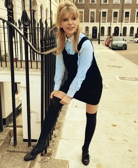 60s Outfit, 60s Outfits, School Aesthetics, Vanilla Girl Aesthetic, 60’s Fashion, Street Style London, Aesthetic Star, Fashion Week London, Outfit Aesthetics