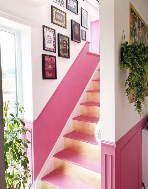 Here's how to makeover your staircase for just over £100 Quirky Staircase Ideas, Maximalist Staircase, Stair Art Wall, Eclectic Staircase, Colorful Staircase, Wall Art Decoration Ideas, Stairs Wall Art, Art Decoration Ideas, Diy Stairs Makeover