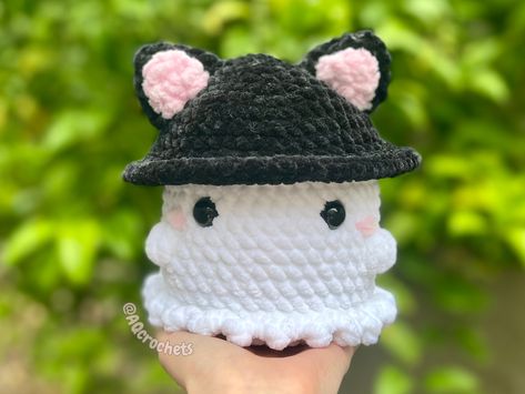 Crochet Ghost With Hat, Crocheted Ghost, Cat Hat Crochet, Ghost Crochet Pattern, Ghost Crochet, Bee Hat, Crochet Ghost, Crochet Cat Hat, Frog Hat