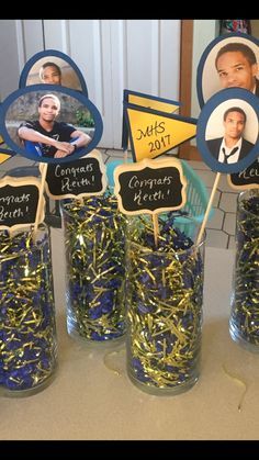 Party Graduation Ideas, Grad Party Centerpieces, Boys High School Graduation Party, Graduation Party Pictures, High School Graduation Party Decorations, Graduation Party Table, Backyard Graduation Party, Graduation Open House, Trunk Party