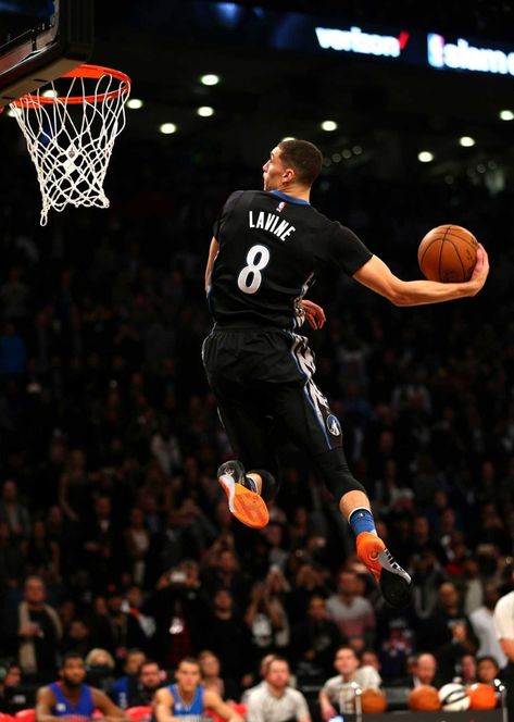 Zach Lavine Aesthetic, Nba Best Dunks, Best Dunks, Mvp Basketball, Dunk Contest, Best Nba Players, Zach Lavine, Bola Basket, Nba Art