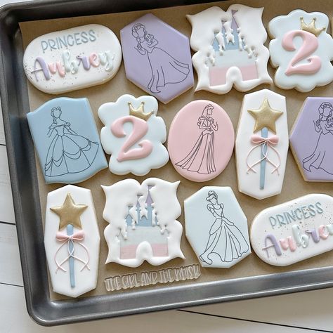 Nicole Phelps (@thegirlandthewhisk) • Instagram photos and videos Princess Cookies Ideas, Disney Princess Birthday Cookies, Disney Birthday Cookies, Once Upon A Time Cookies, Princess Theme Cookies, Princess Party Cookies, Disney Princess Cookies Decorated, Disney Castle Cookies, Cinderella Cookies Decorated