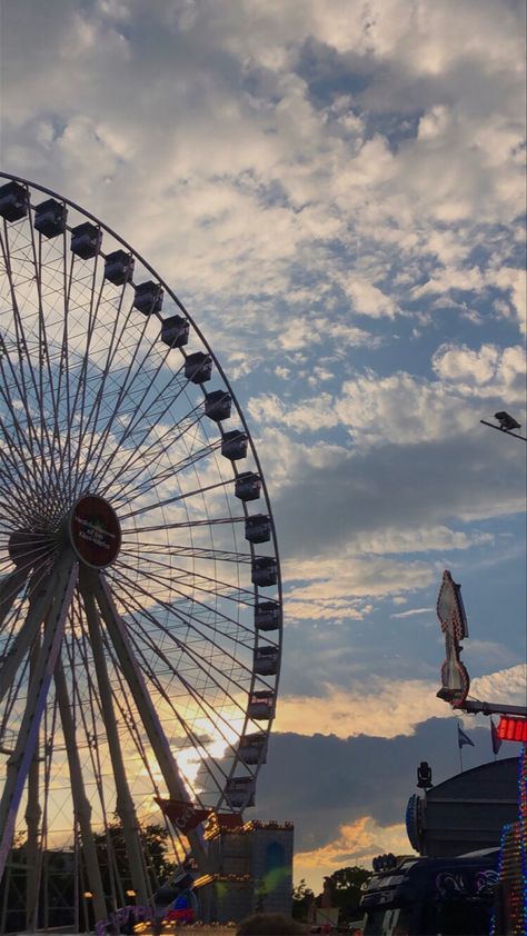 ferris wheel, riesenrad, sunset, volfsfest, fair Ferris Wheel Wallpaper, Ferris Wheel Pictures, Ferris Wheel Aesthetic, Urban Pictures, Blurry Lights, Wallpaper Vibes, Wallpaper Gold, Ferris Wheels, Wallpaper Patterns