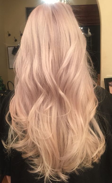 Blonde Pink Undertones, Blondish Pink Hair, Light Blonde Pink Hair, Blonde Hair With Pink Undertones, Pink Undertone Blonde Hair, Crystal Pink Hair, Light Hair Colour Ideas, Pearl Pink Hair, Blonde Hair Pink Undertones