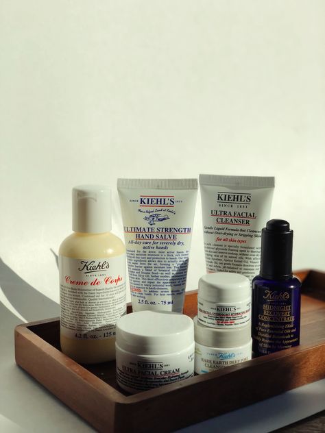 The Best of Kiehl's Set review - How it Transformed My Winter Skin Kiehls Aesthetic, Kiehls Retinol, Glossier Cleanser, Kiehls Skincare, Cosmetic Brands, Winter Skincare, Hand Salve, Cleansing Mask, Snow Angel