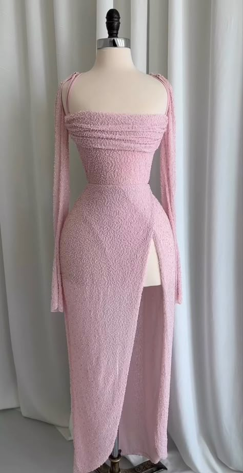 Pink evening gown Formal Dresses Luxury, Playful Luxury Outfit, Pink Oh Polly Dress, Oh Polly Birthday Dress, Oh Polly Prom Dress, Oh Polly Dresses Pink, Oh Polly Outfits, Iconic Prom Dresses, Pretty Birthday Outfits