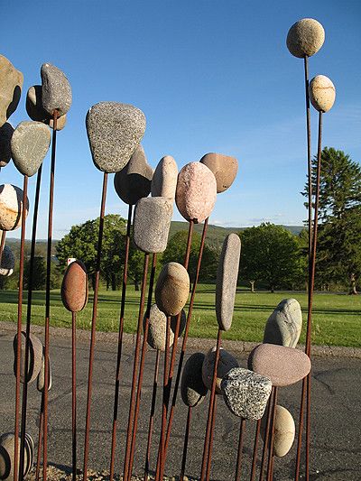 Rocks Landscaping, Landscaping With Large Rocks Front Yard, Rock Garden Design, Rock Sculpture, Landscaping With Large Rocks, Rock Garden Landscaping, Metal Yard Art, Garden Art Sculptures Diy, Metal Garden Art